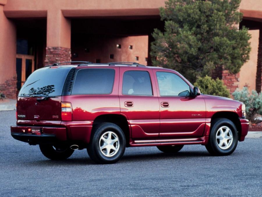  GMC Yukon Denali 2001 года  (фото 11 из 11)